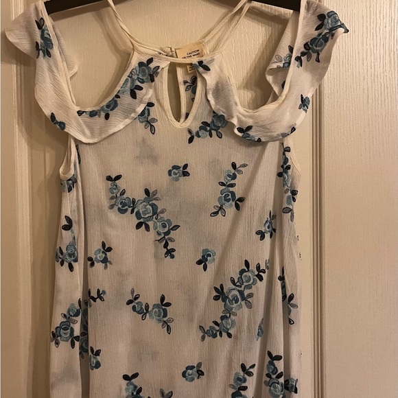 Caution to the Wind Cold Shoulder Top - Picture 3 of 4